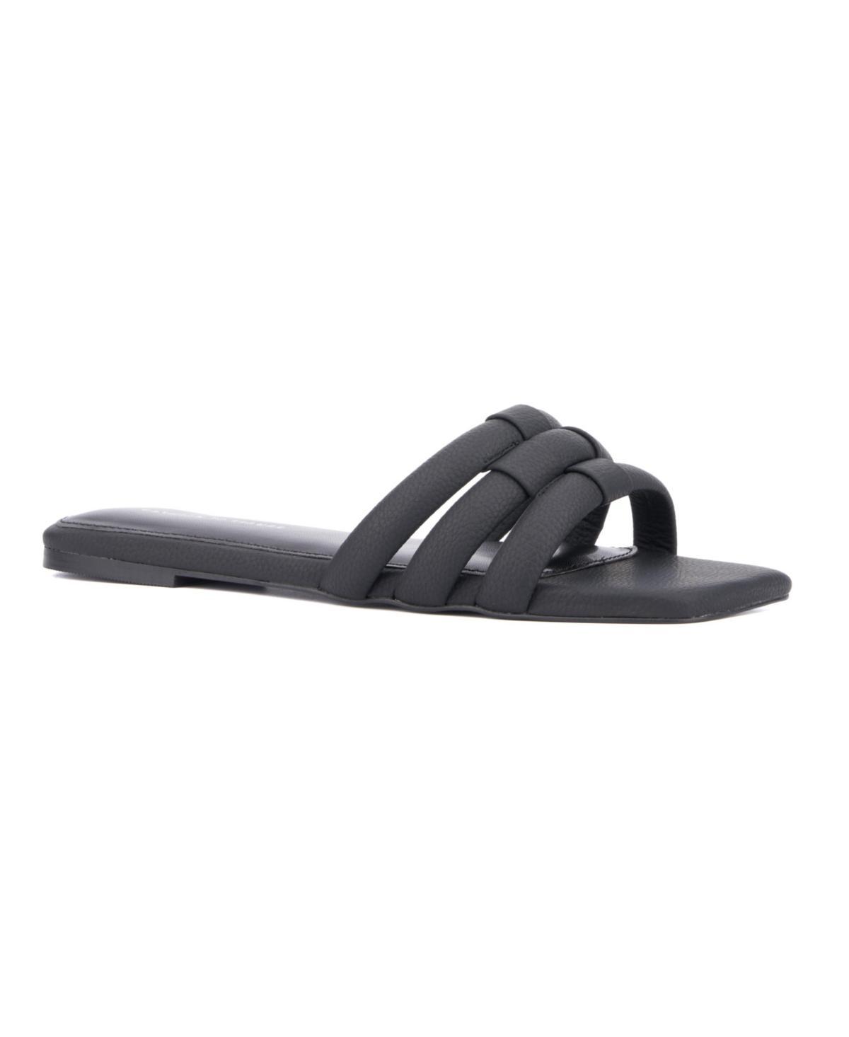 Fashion To Figure Womens Gaiana Flat Sandal - Wide Width Product Image