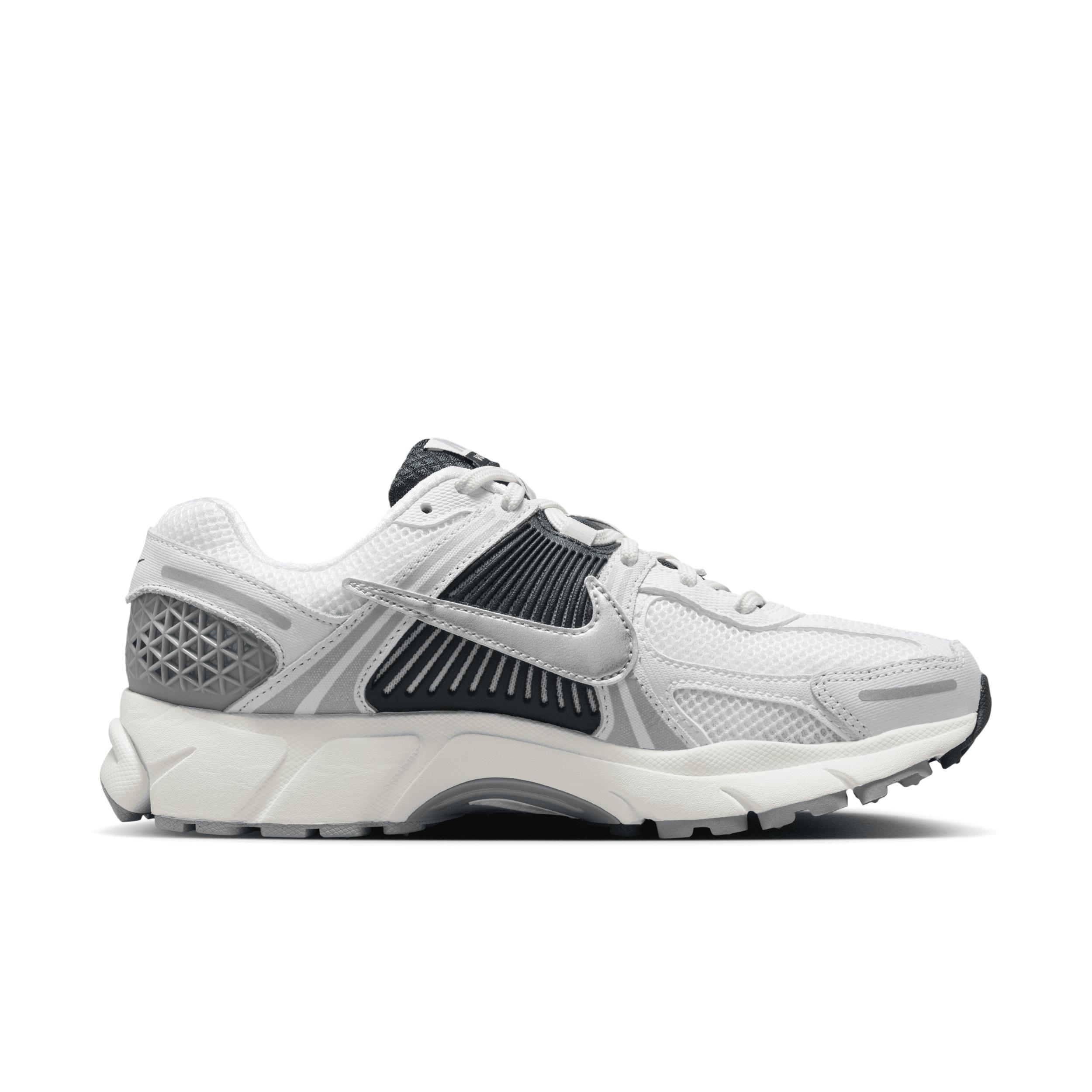 Nike Women's Zoom Vomero 5 Shoes Product Image