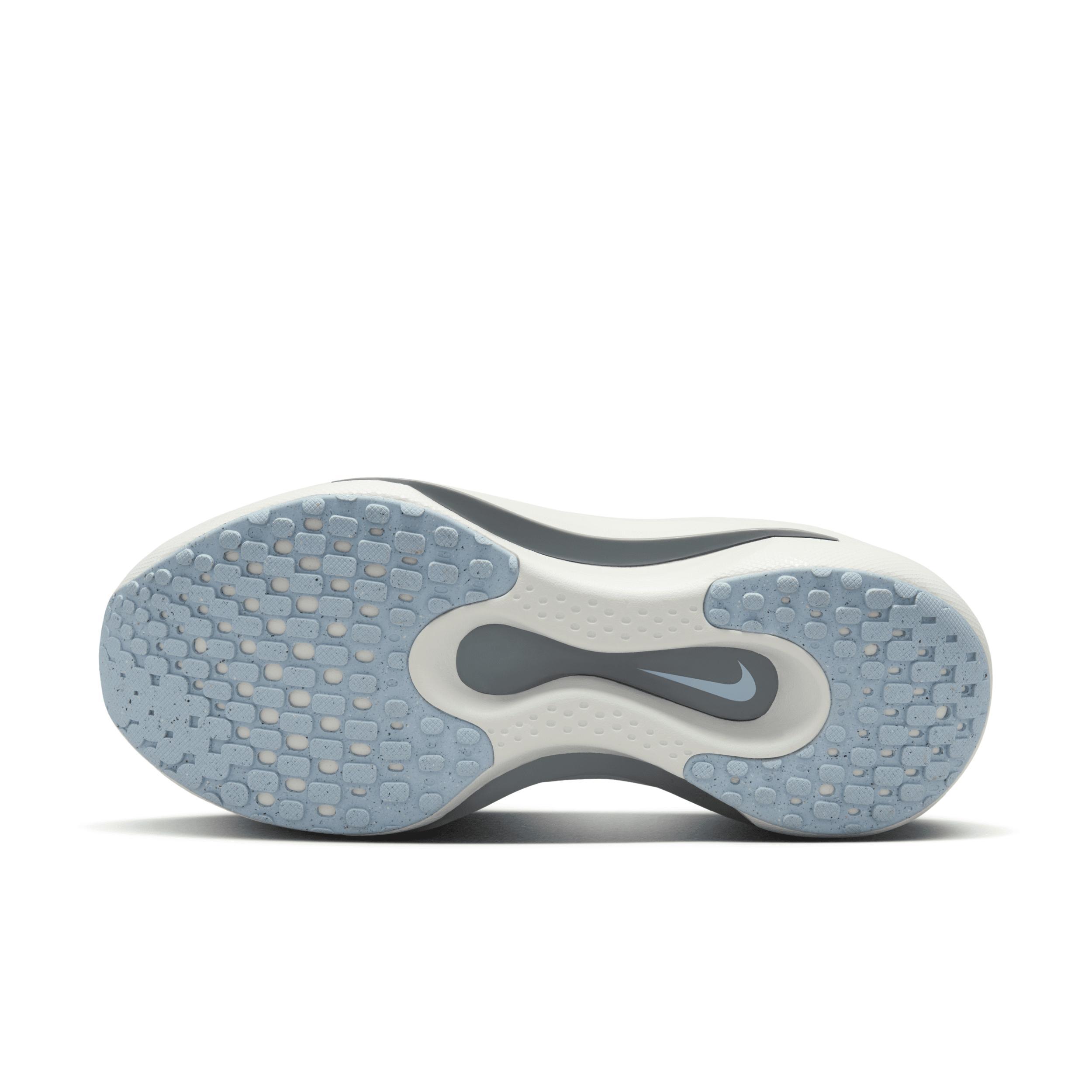 Nike Women's Reina EasyOn Shoes Product Image