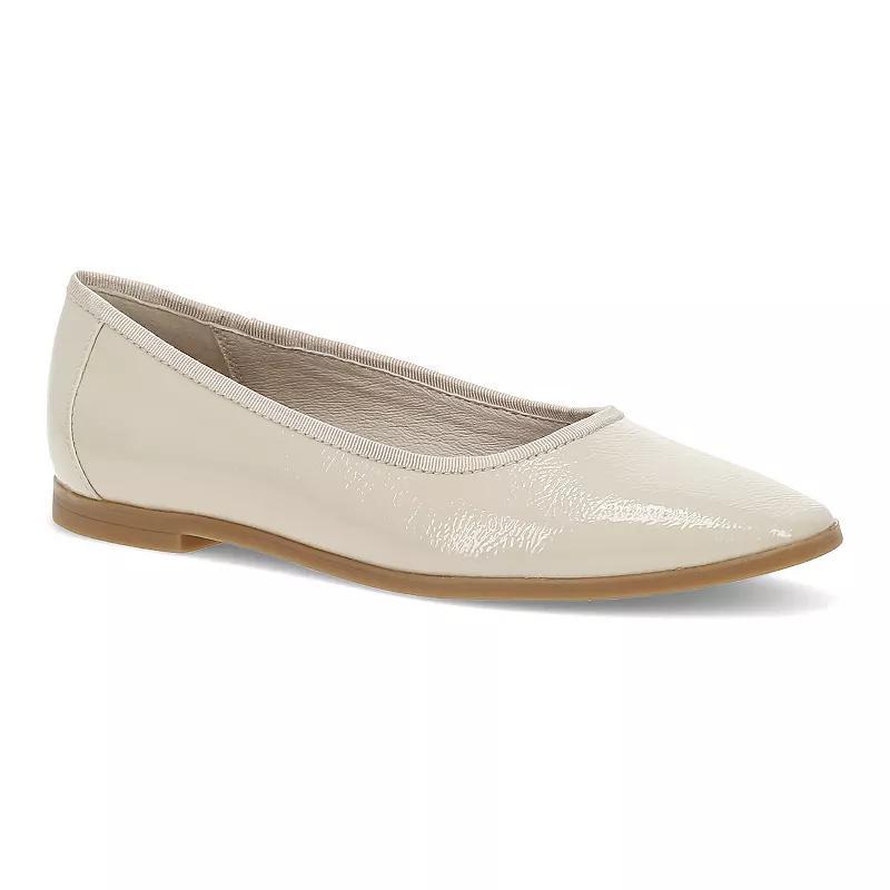 Baretraps Tania Womens Casual Flats Product Image