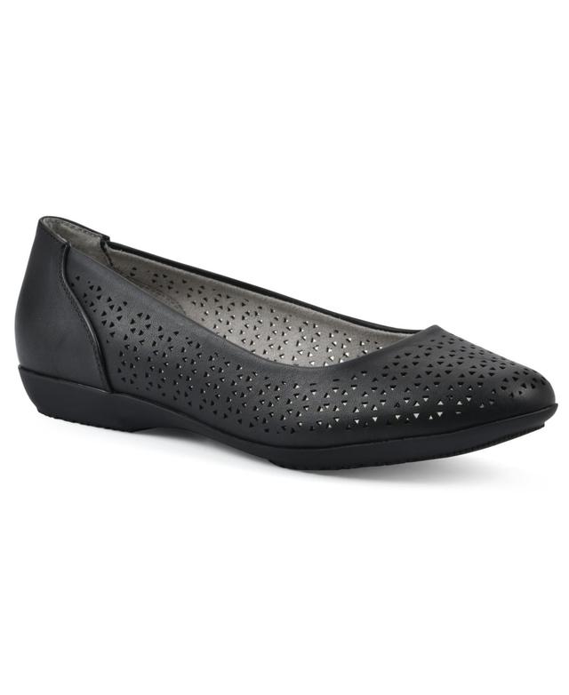 Cliffs by White Mountain Womens Cindy Ballet Flat Product Image