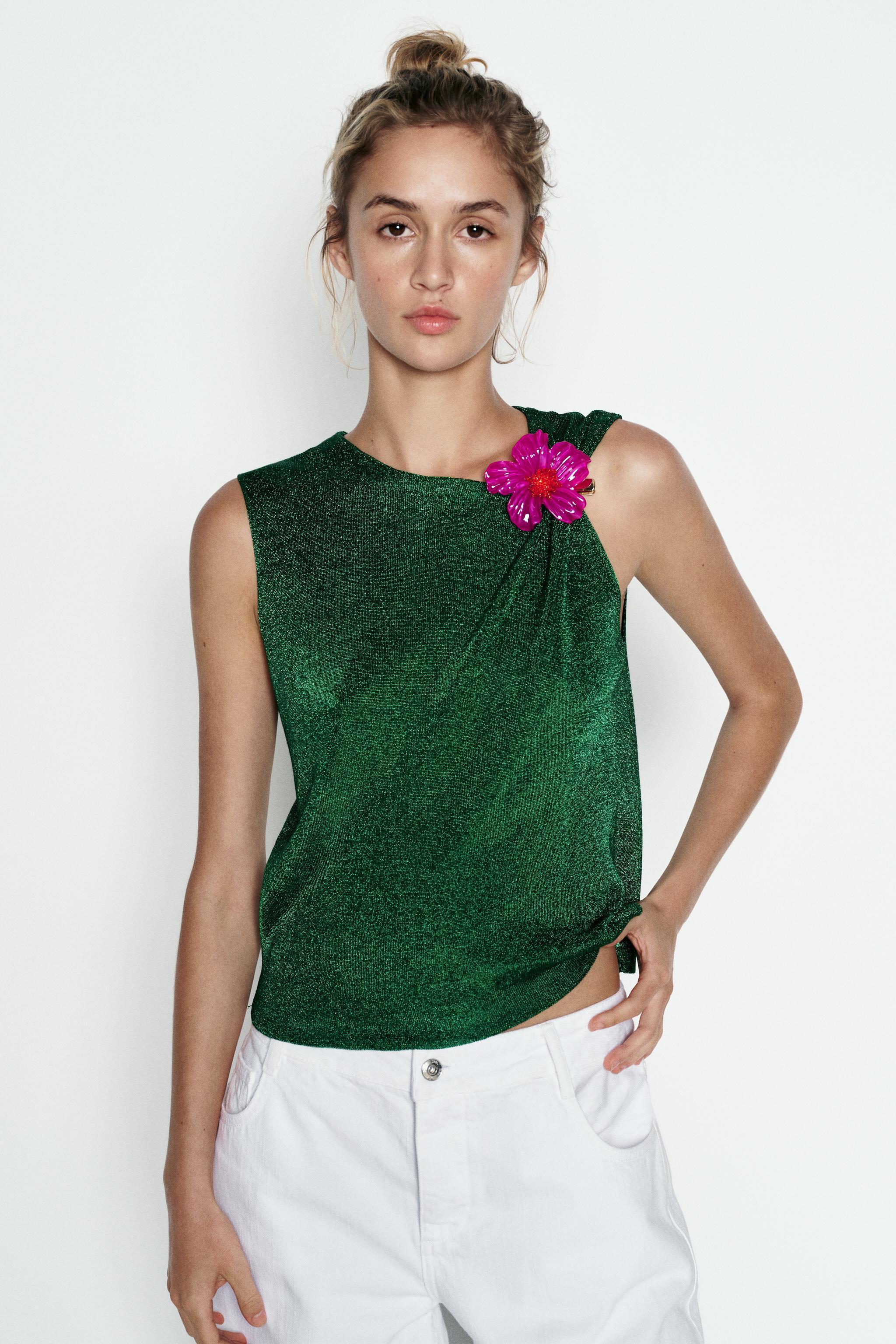 PLAIN KNIT TOP WITH METALLIC THREAD Product Image