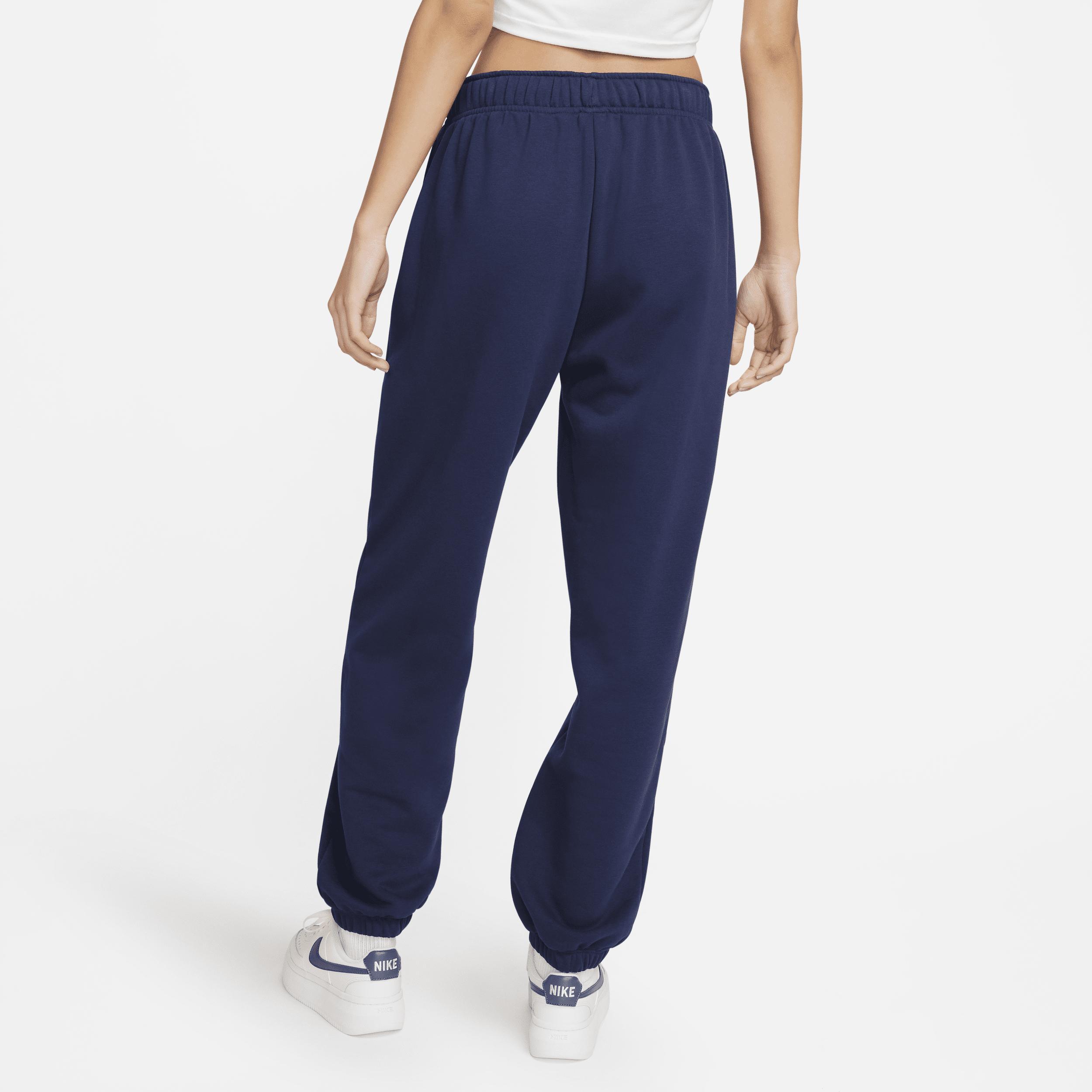 Women's Nike Sportswear Club Fleece Oversized Mid-Rise Sweatpants Product Image