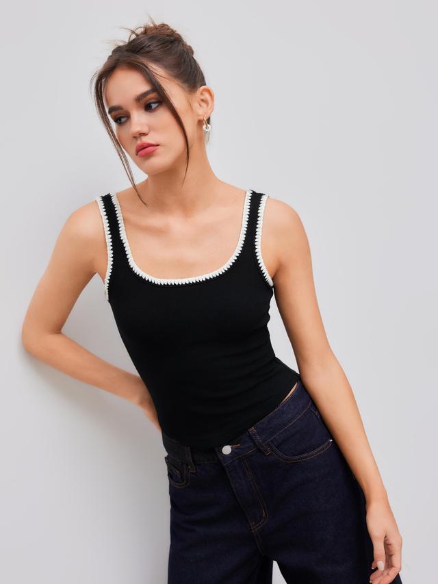 U-neckline Contrasting Binding Tank Top Product Image