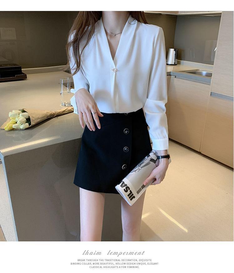 Long-Sleeve V-Neck Plain Blouse Product Image