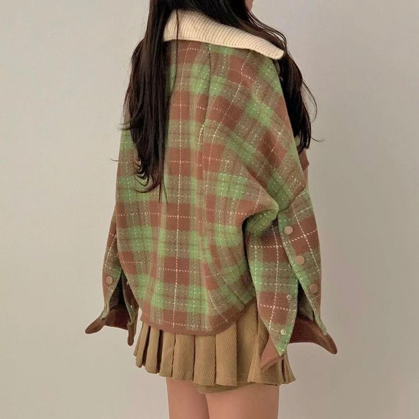 Collared Plaid Buckle Cardigan Product Image