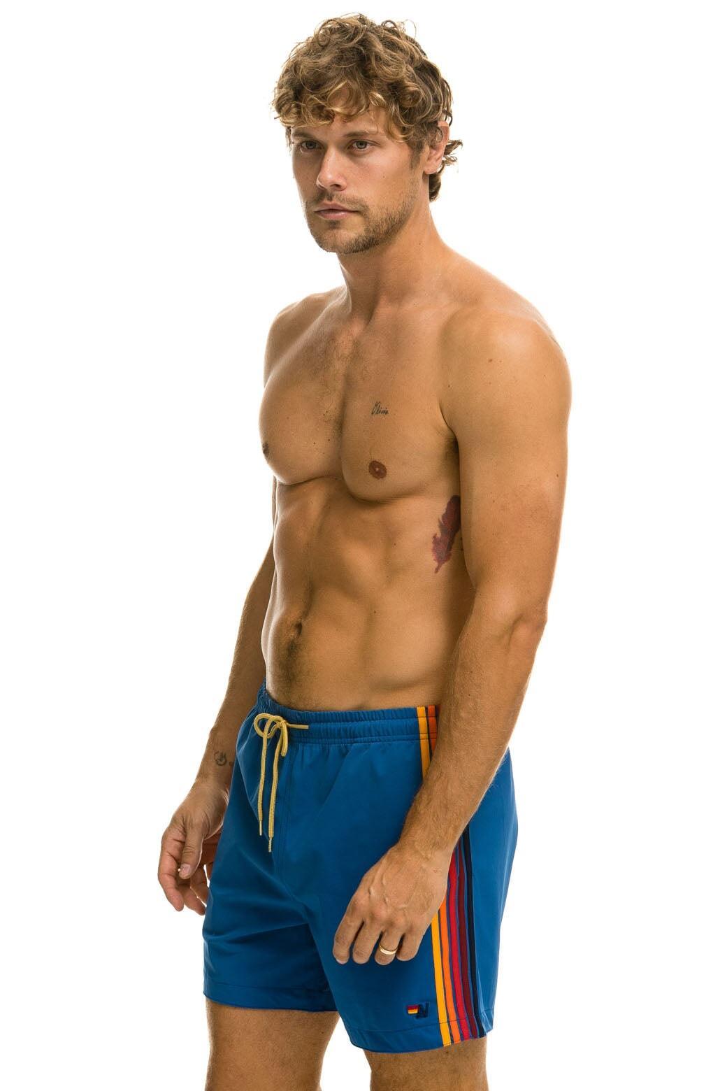 MEN'S 5 STRIPE FLEX SHORTS - SEA Male Product Image