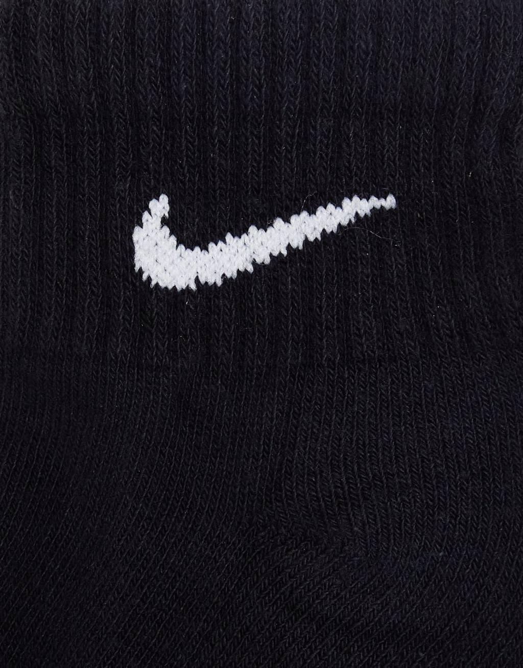 Nike Training 6-pack quarter socks in black Product Image