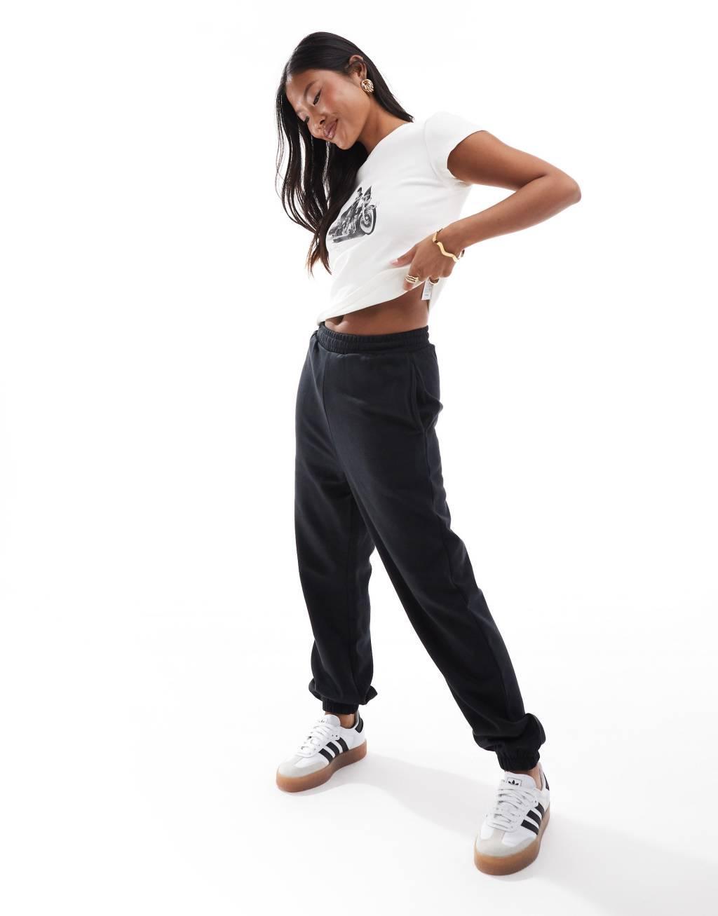 ASOS DESIGN Petite ultimate sweatpants in black Product Image