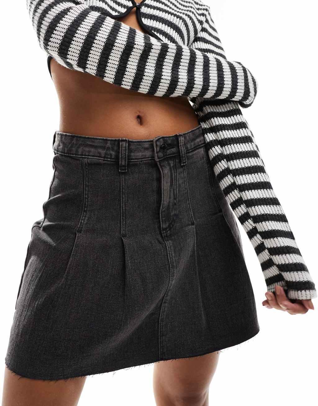 Noisy May pleated denim mini skirt in washed gray product image