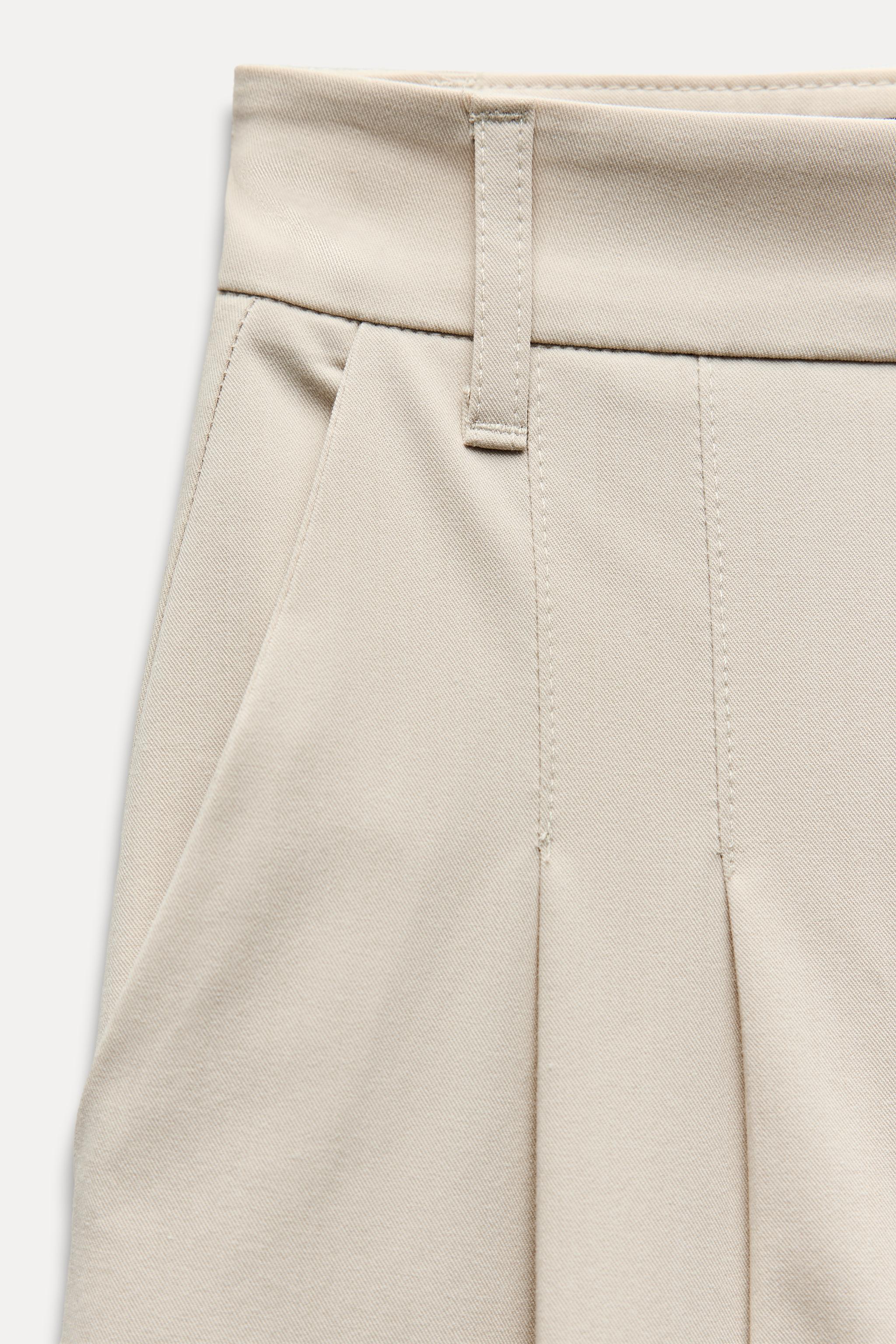 PLEATED SHORTS Product Image