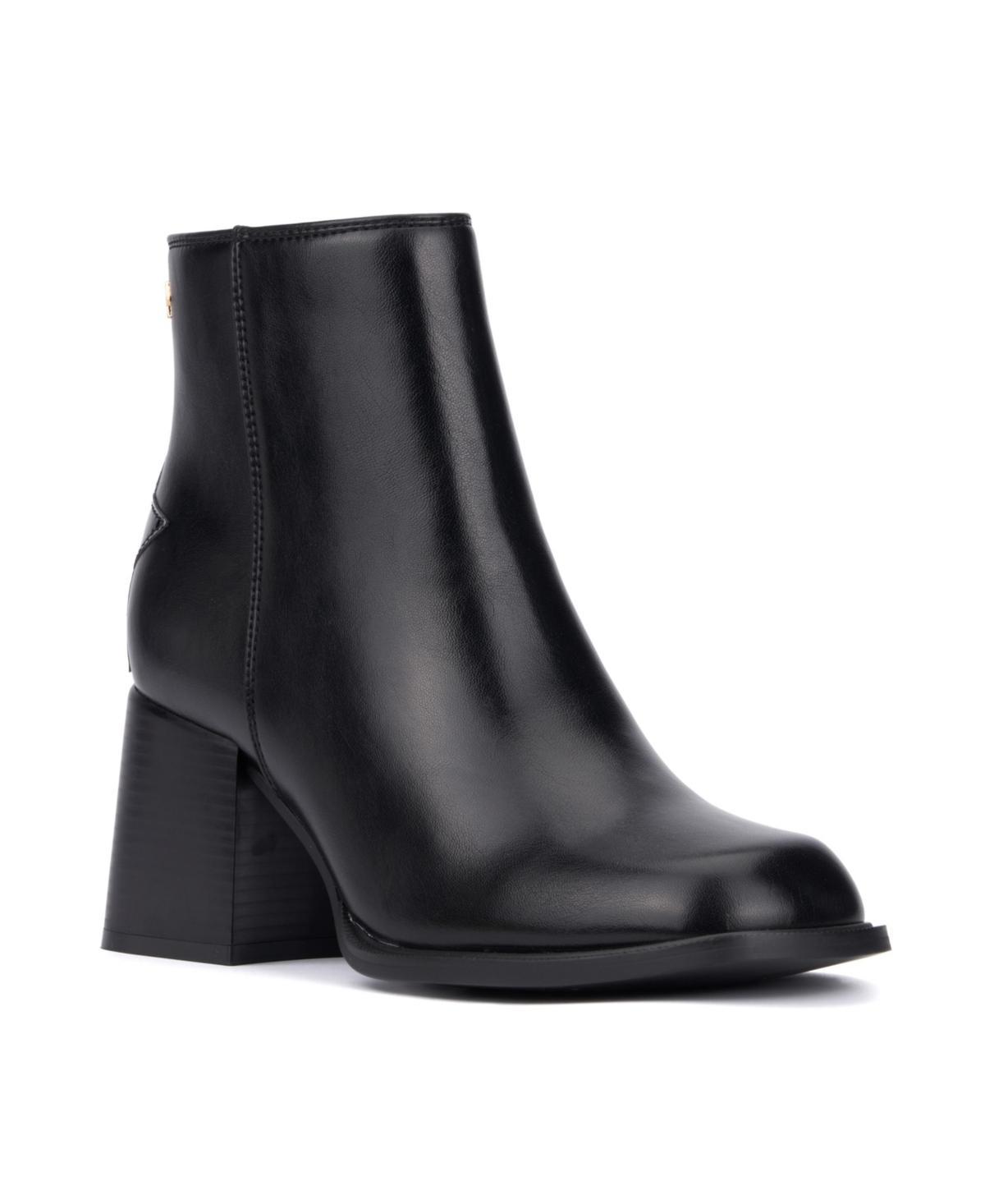 Olivia Miller Star Womens Ankle Boots Product Image