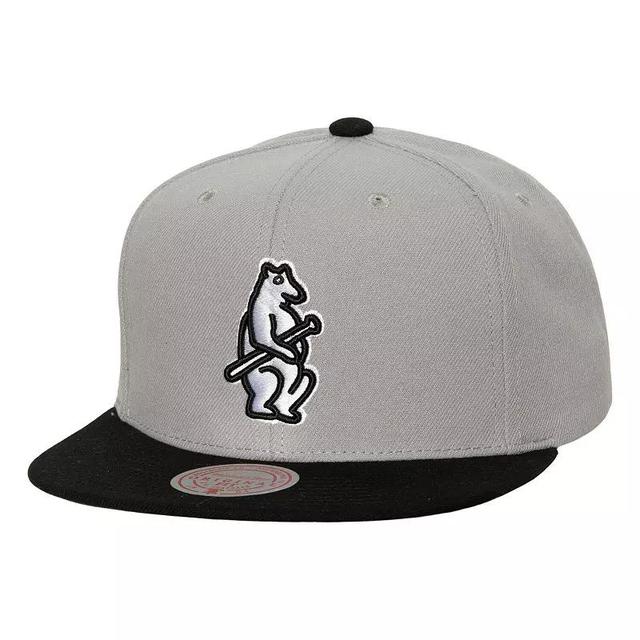 Mens Mitchell & Ness Gray Chicago Cubs Cooperstown Collection Away Snapback Hat Product Image