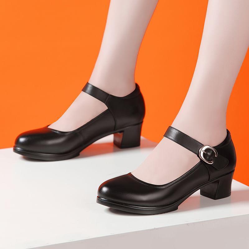 Mary Jane Pumps Product Image