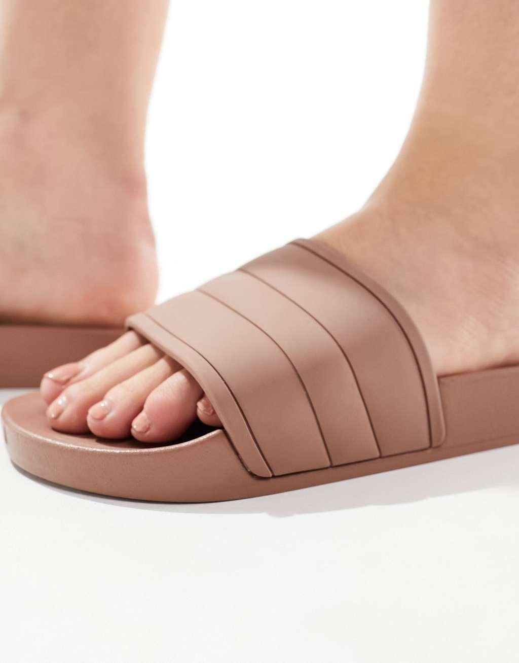 ASOS DESIGN Final pool sliders in beige Product Image