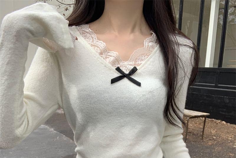 Flared-Sleeve V-Neck Plain Bow Lace Trim Tee Product Image