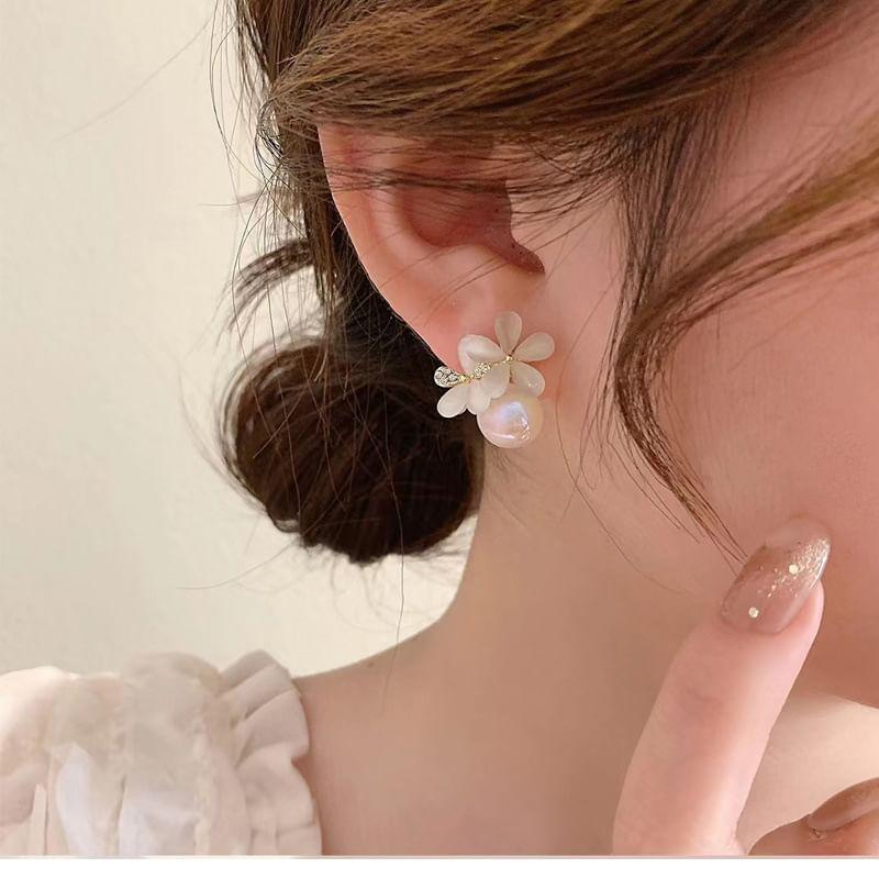 Floral Gemstone Rhinestone Ear Stud Product Image