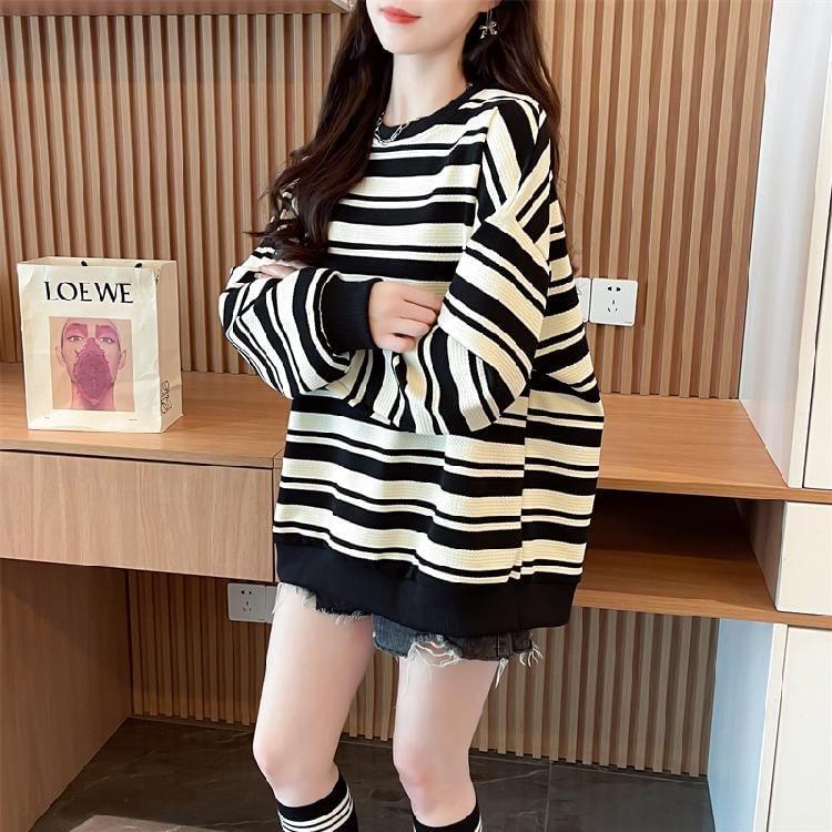 Round Neck Striped Oversized Sweatshirt Product Image