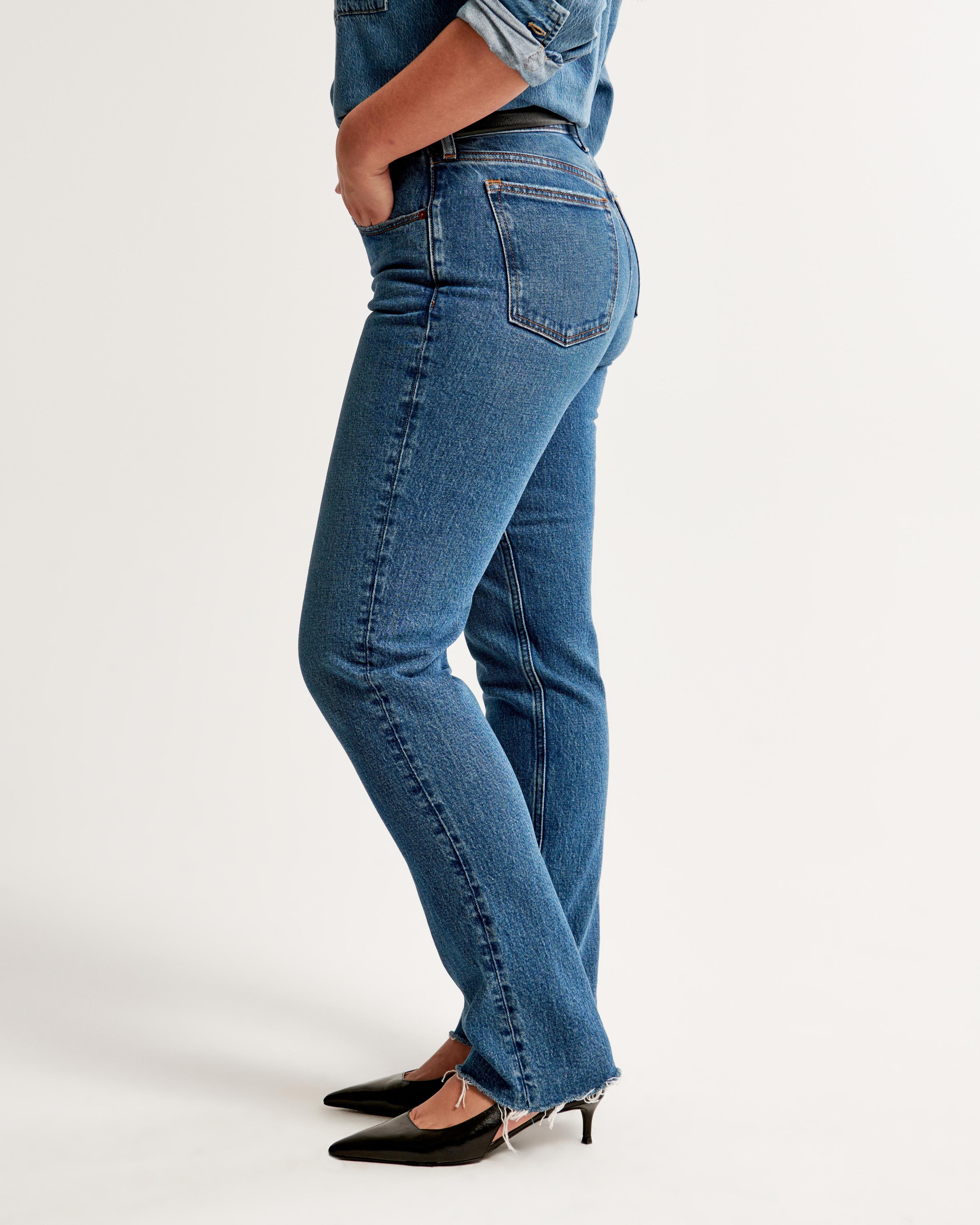 Curve Love Mid Rise 90s Straight Jean Product Image