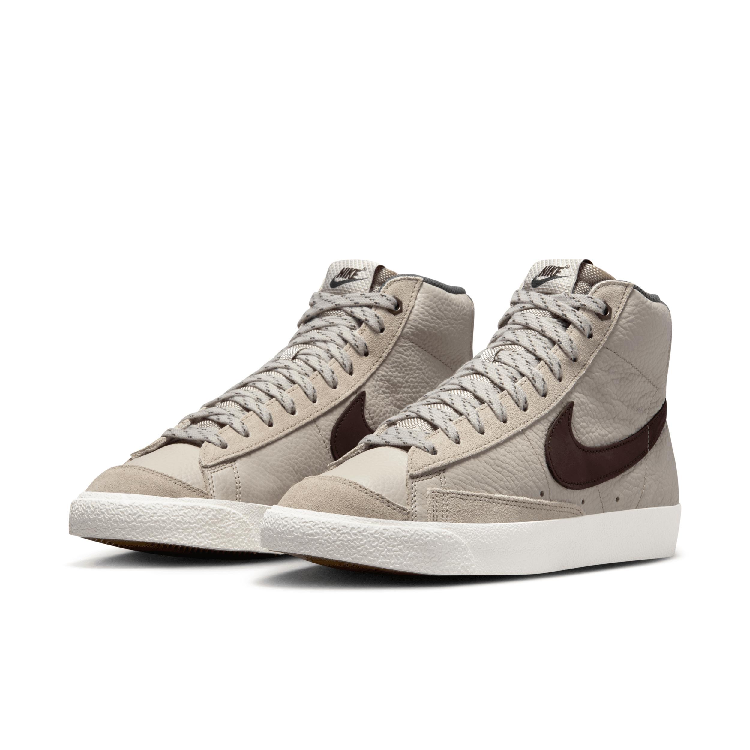 Nike Men's Blazer Mid '77 Shoes Product Image