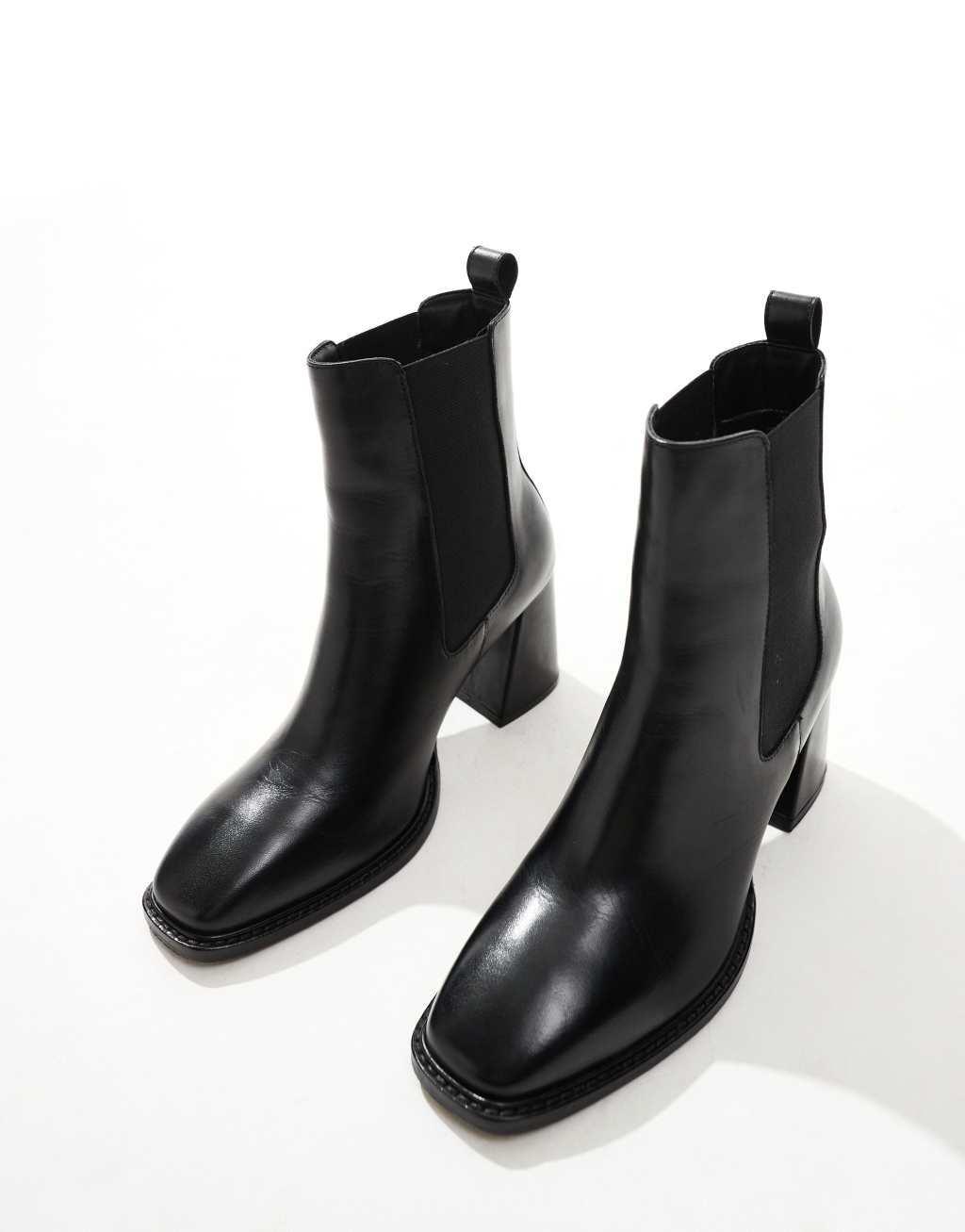 Walk London Frankie boot in black leather Product Image