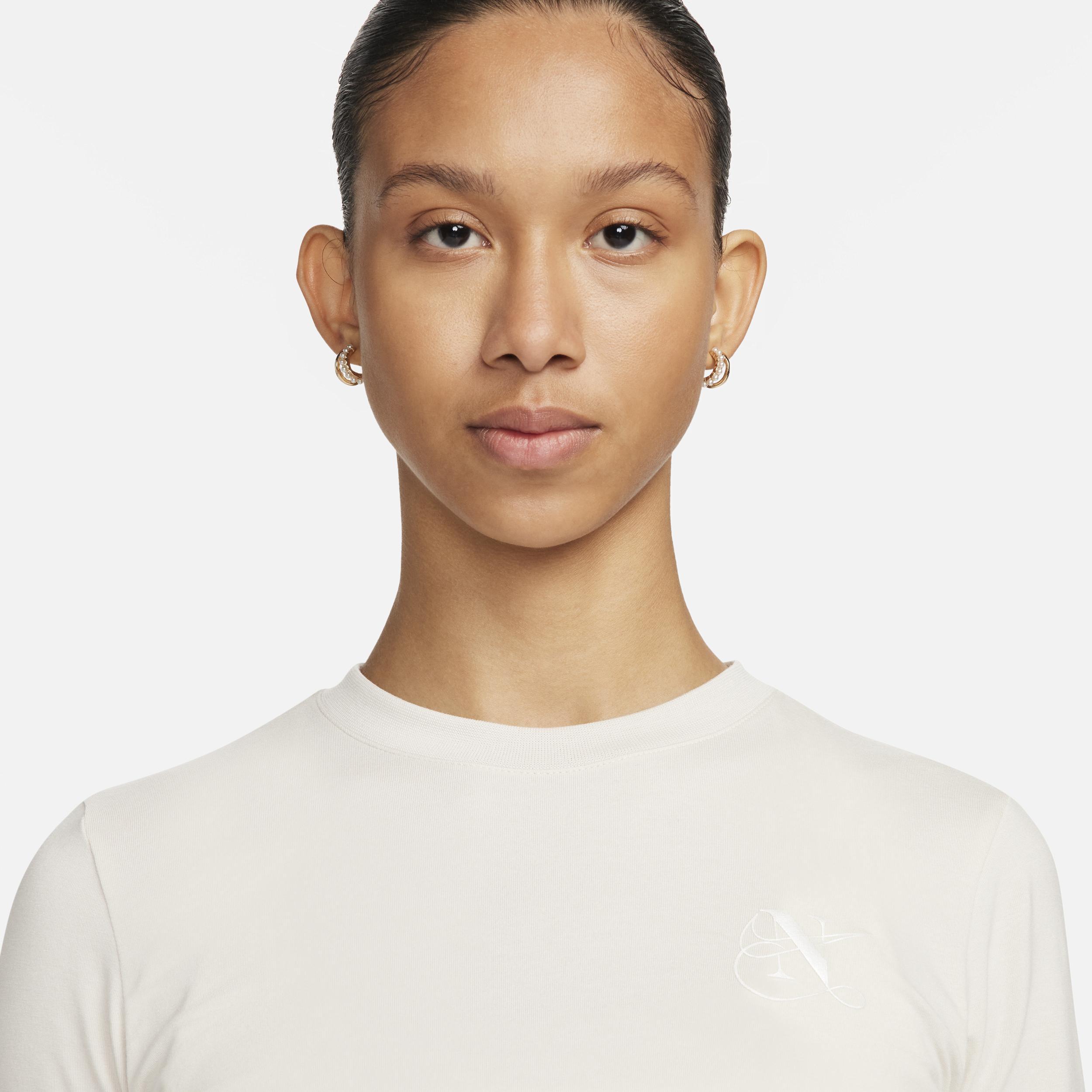 Women's Nike Sportswear Essential Slim Cropped T-Shirt Product Image