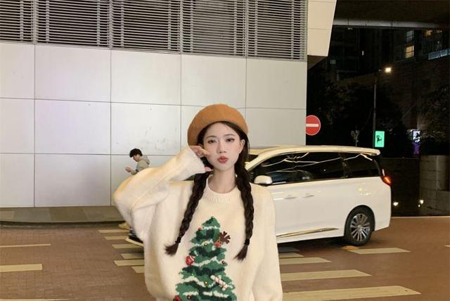 Round Neck Christmas Tree Jacquard Embellished Sweater Product Image