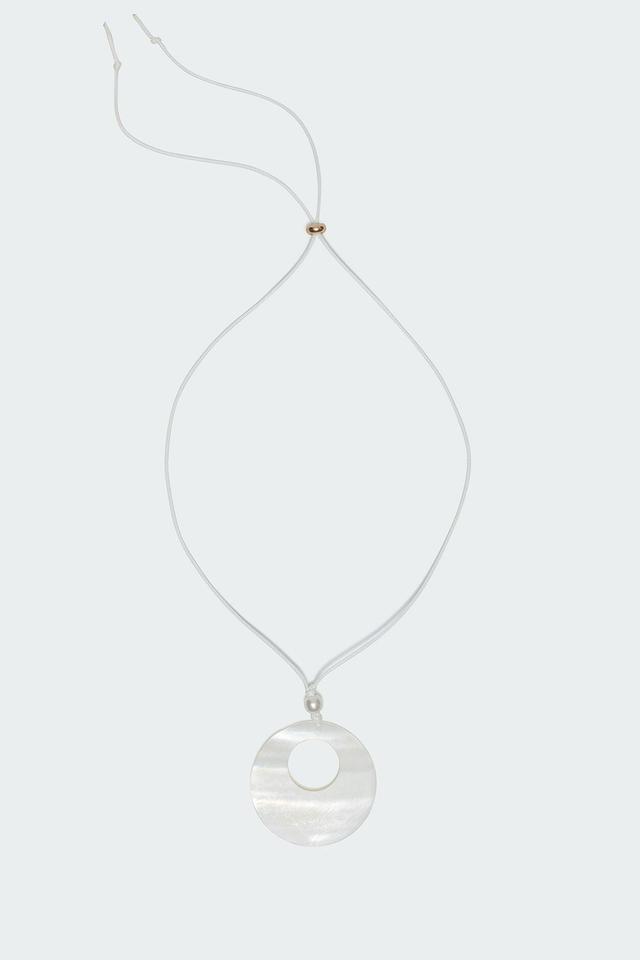 Sunshine Circle Shell String Necklace Product Image