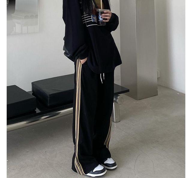 Stripe Trim Wide Leg Pants Product Image