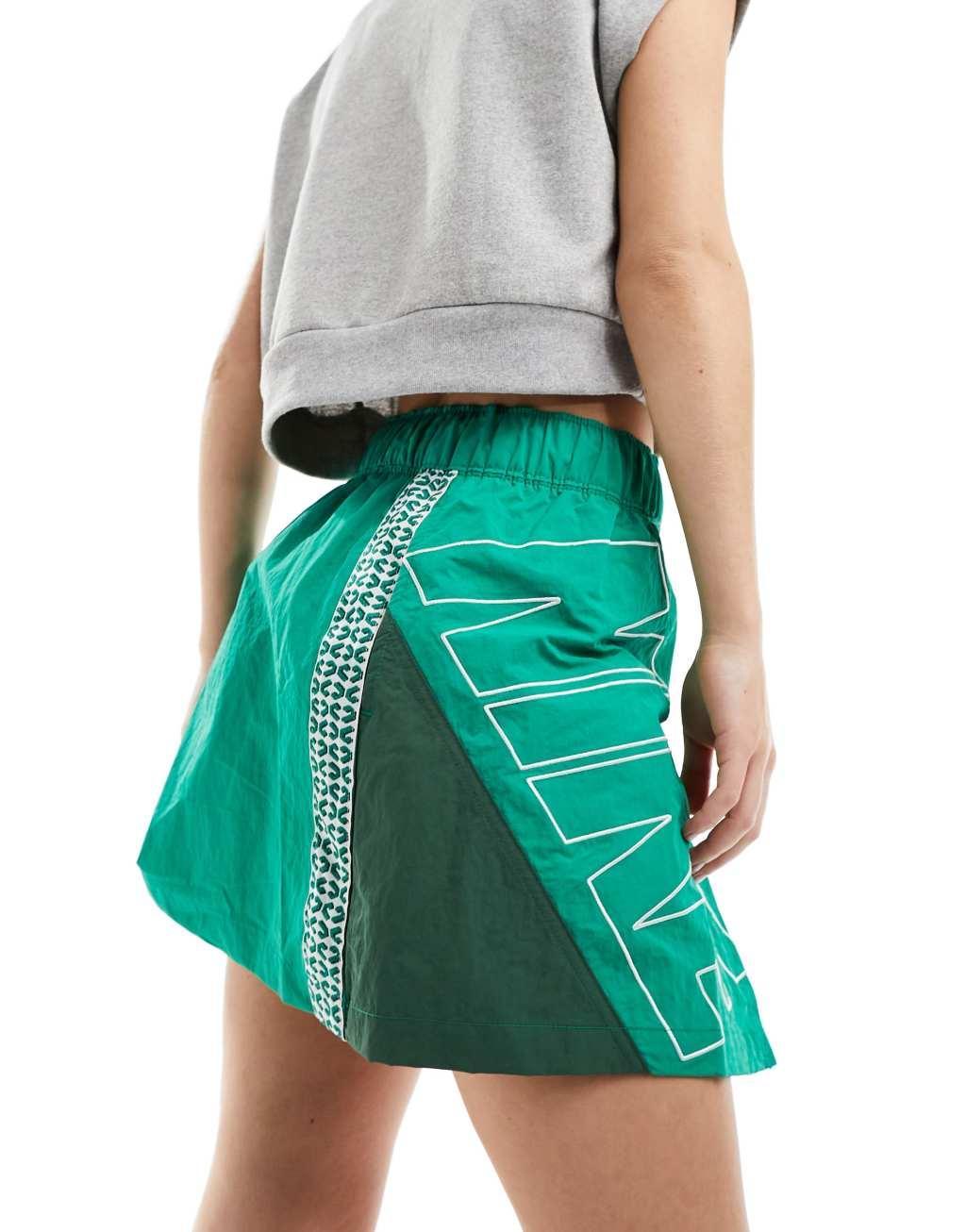 Nike WWC skirt in green Product Image