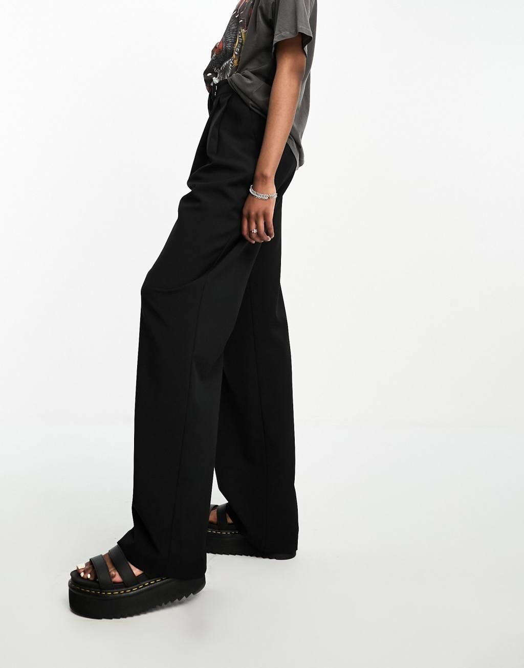 ASOS DESIGN Tall tailored wide leg pants with pleat detail in black Product Image