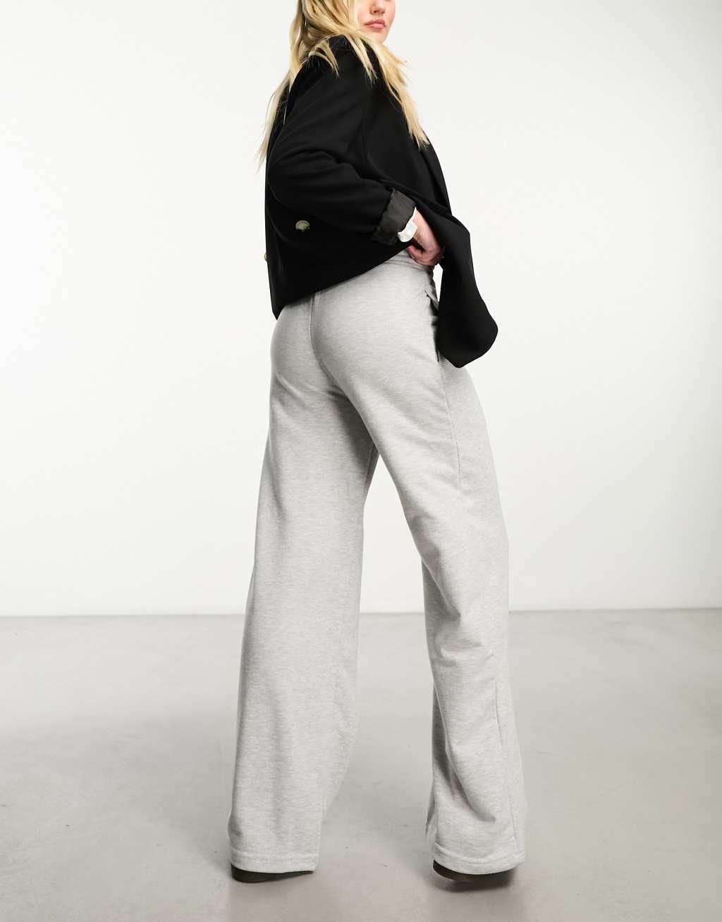 Stradivarius wide leg sweatpants in gray Product Image