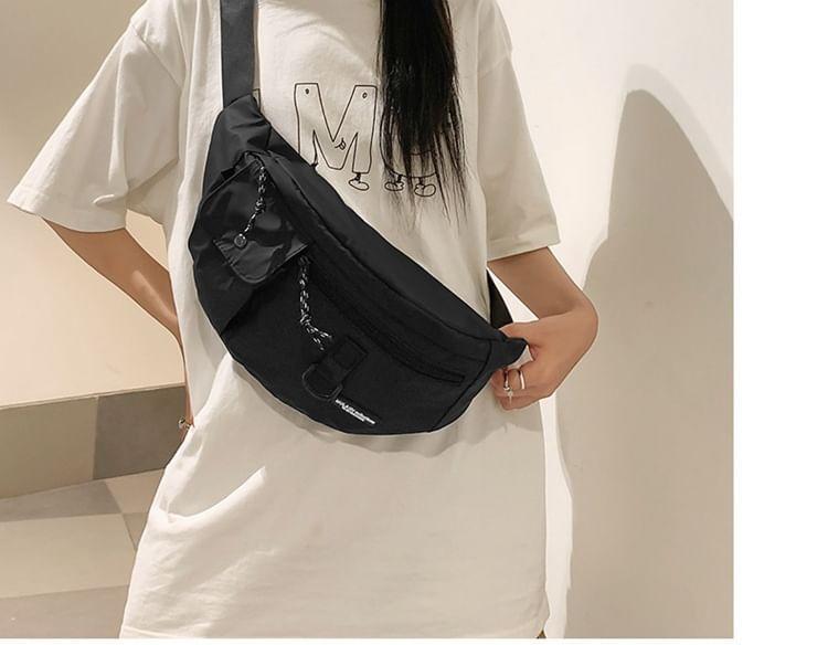 Plain Sling Bag Product Image