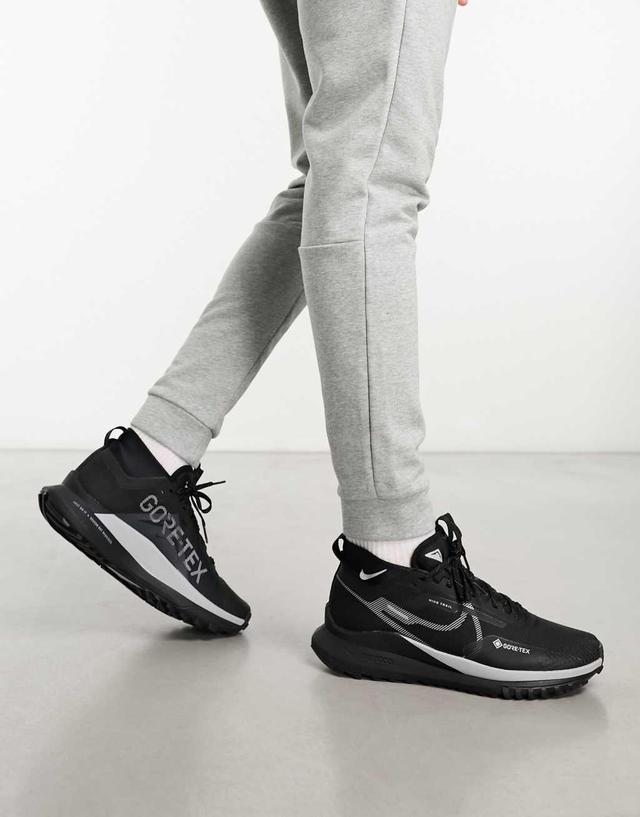 Nike Pegasus Trail 4 sneakers in black and silver  Product Image