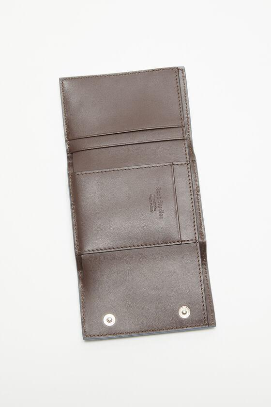 Trifold leather wallet Product Image