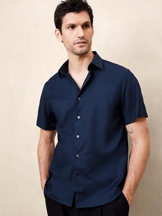 Slim Short Sleeve Dress Shirt Product Image