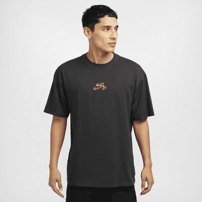 Nike Sportswear Men's Max90 T-Shirt Product Image