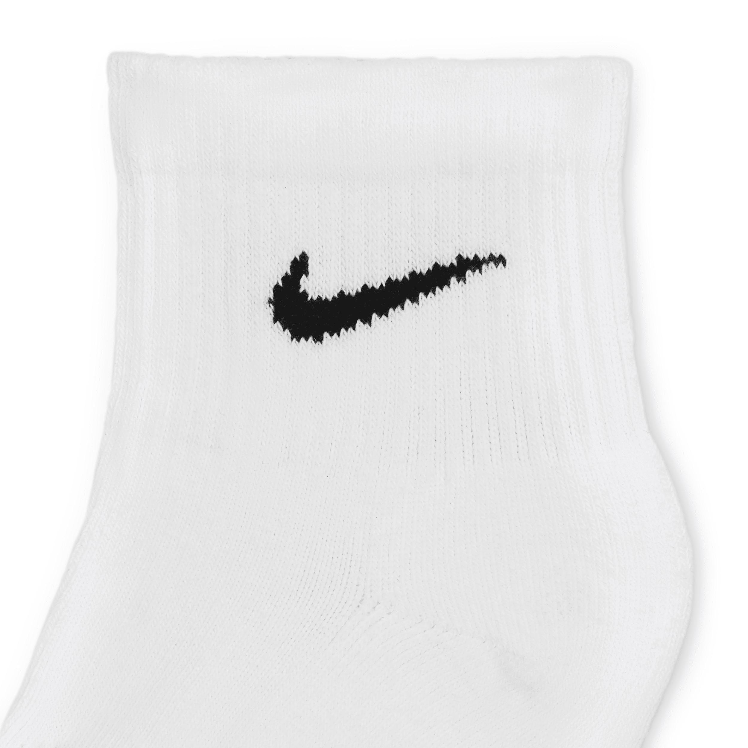 Nike Men's Everyday Plus Cushioned Training Ankle Socks (3 Pairs) Product Image