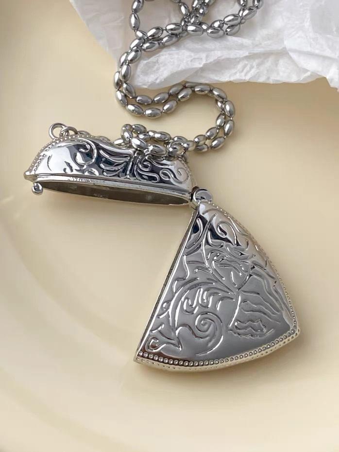 Embossed Heart Pendant Necklace Product Image