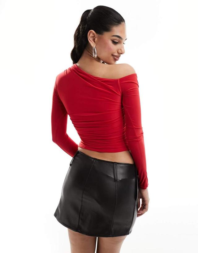 Kaiia slinky off shoulder long sleeve top in red Product Image