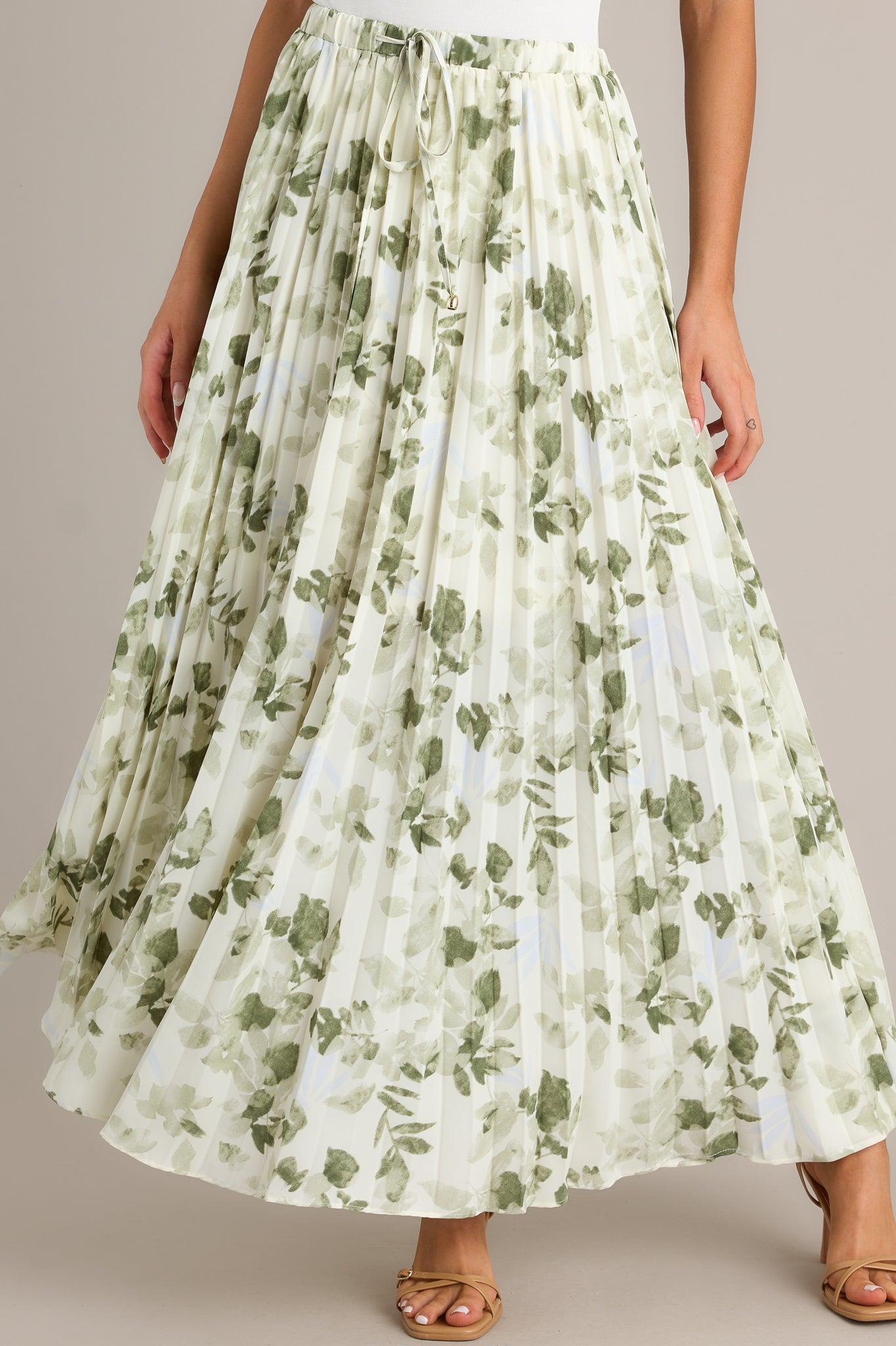 Verdant Garden Green Floral Pleated Maxi Skirt Product Image