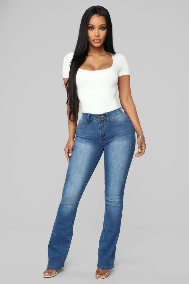 Getting The Boot Mid Rise Jeans - Medium Blue Product Image