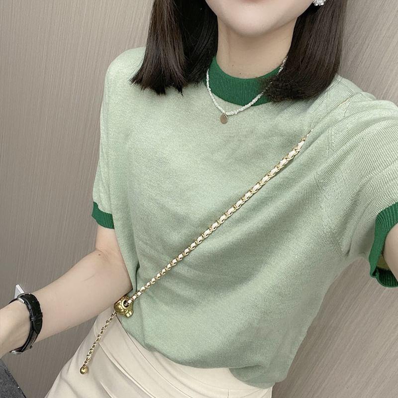 Short-Sleeve Round-Neck Color Block Knit Cropped Top Product Image