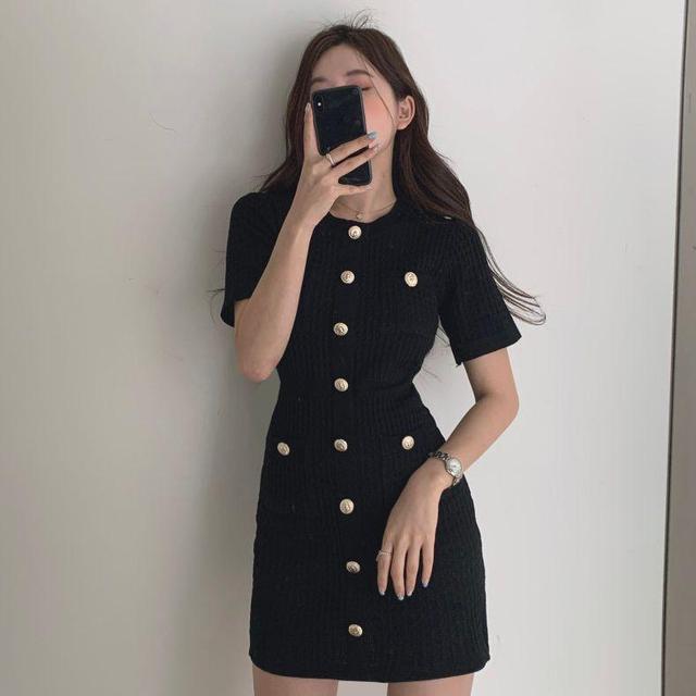 Short-Sleeve Contrast Trim Bodycon Knit Dress Product Image