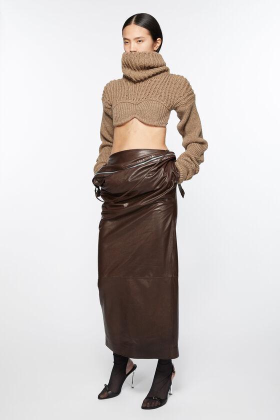 Cropped high neck knit Product Image