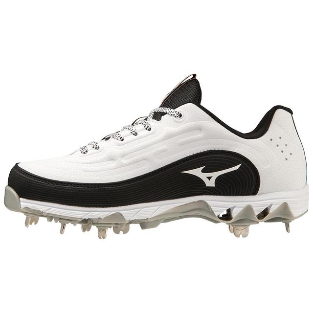 9-Spike Swift 8 Low Women's Metal Softball Cleat Product Image