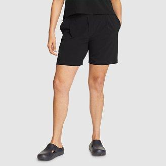 Women's Departure 7" Shorts Product Image