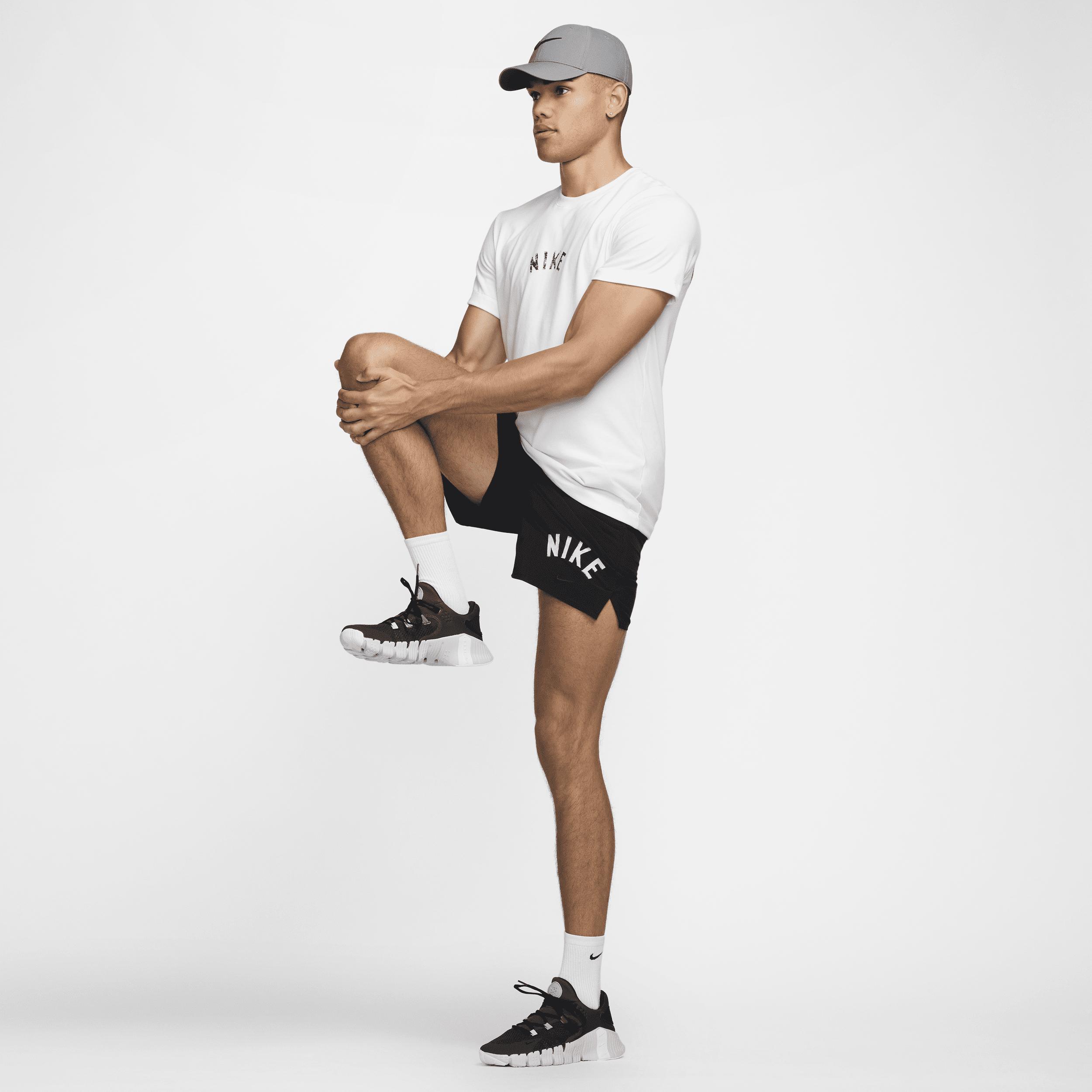 Nike Men's Dri-FIT Fitness T-Shirt Product Image