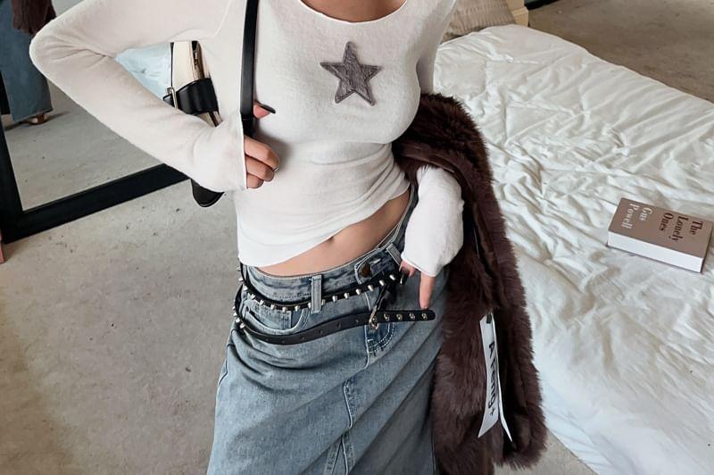 Long-Sleeve Scoop Neck Star Applique Slim Fit Crop T-Shirt Product Image