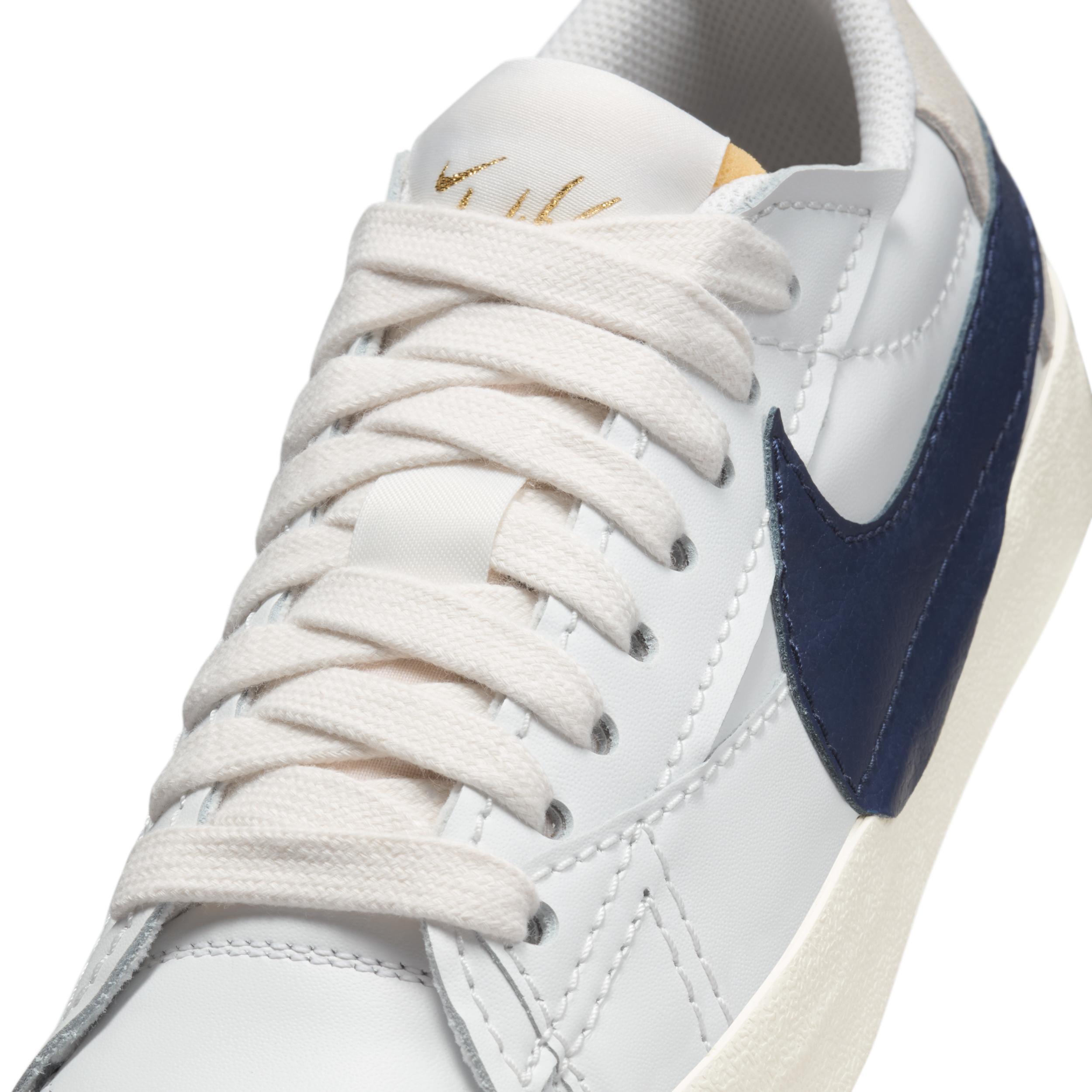 Nike Women's Blazer Low '77 Jumbo Shoes Product Image